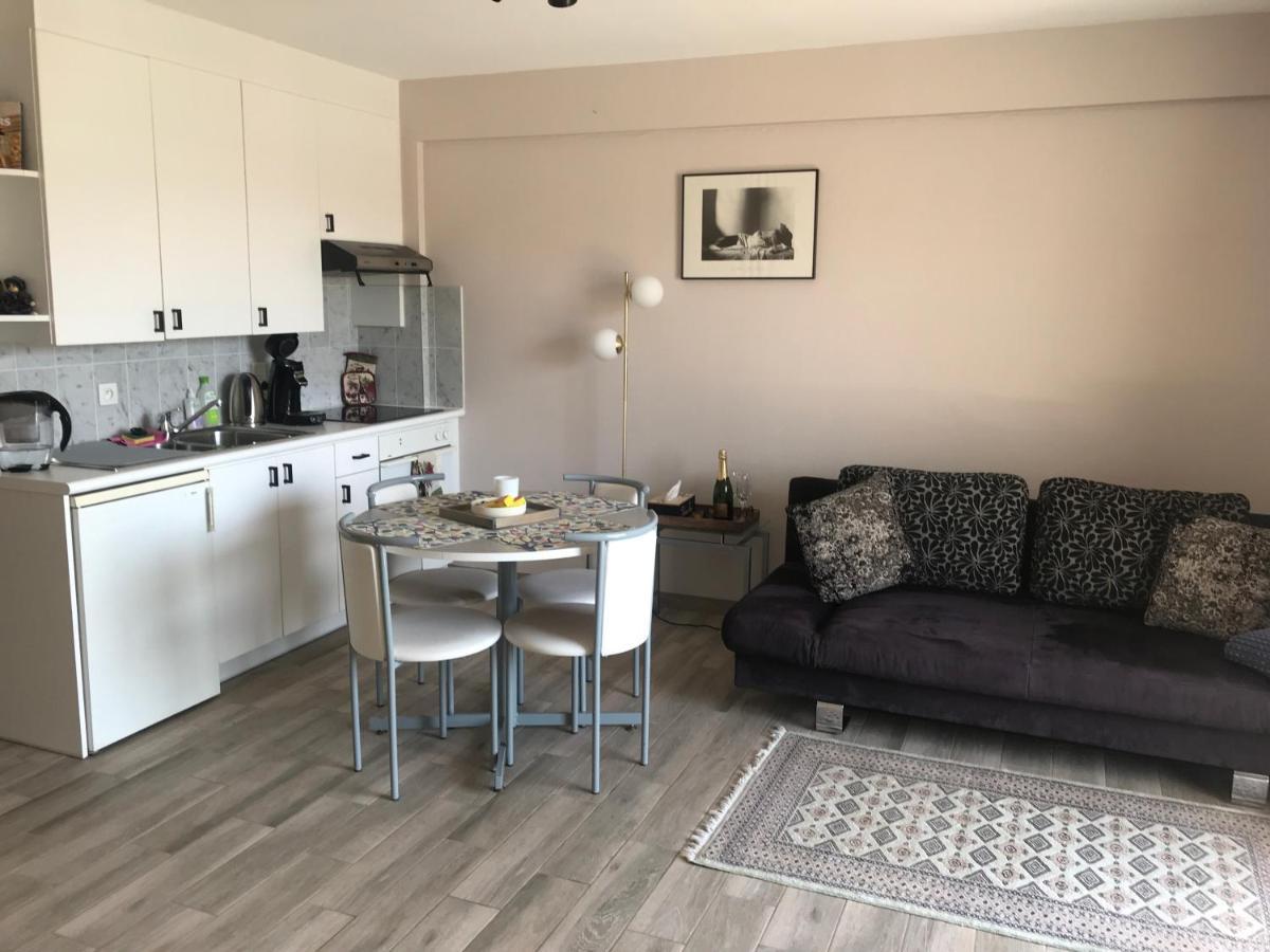 Shiny Nice Studio At Ostend Apartment Ngoại thất bức ảnh
