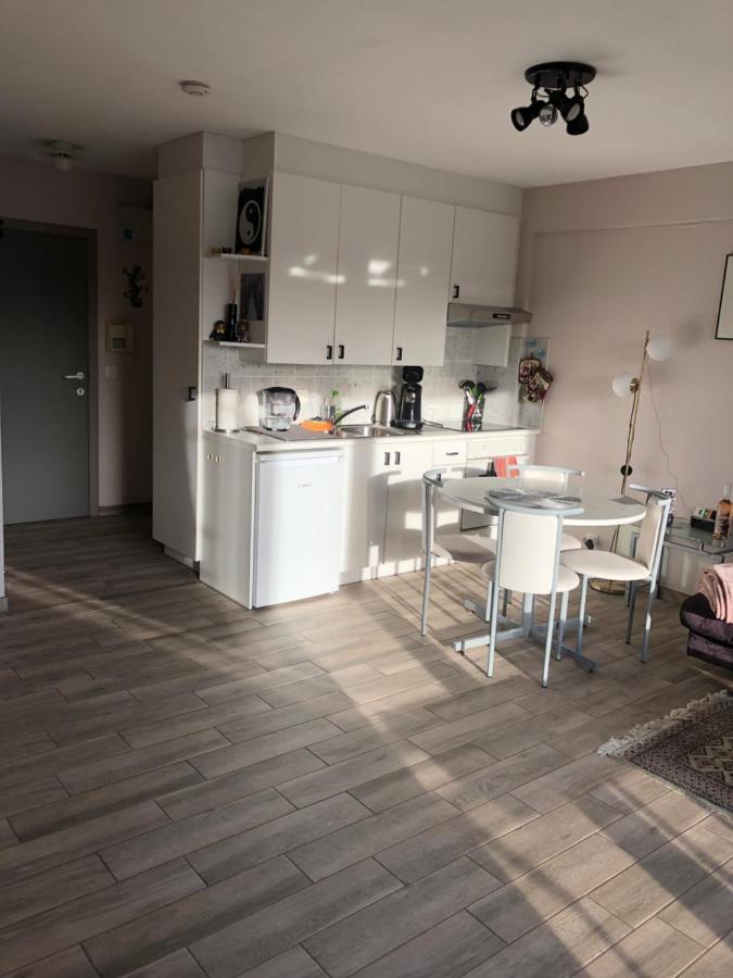 Shiny Nice Studio At Ostend Apartment Ngoại thất bức ảnh
